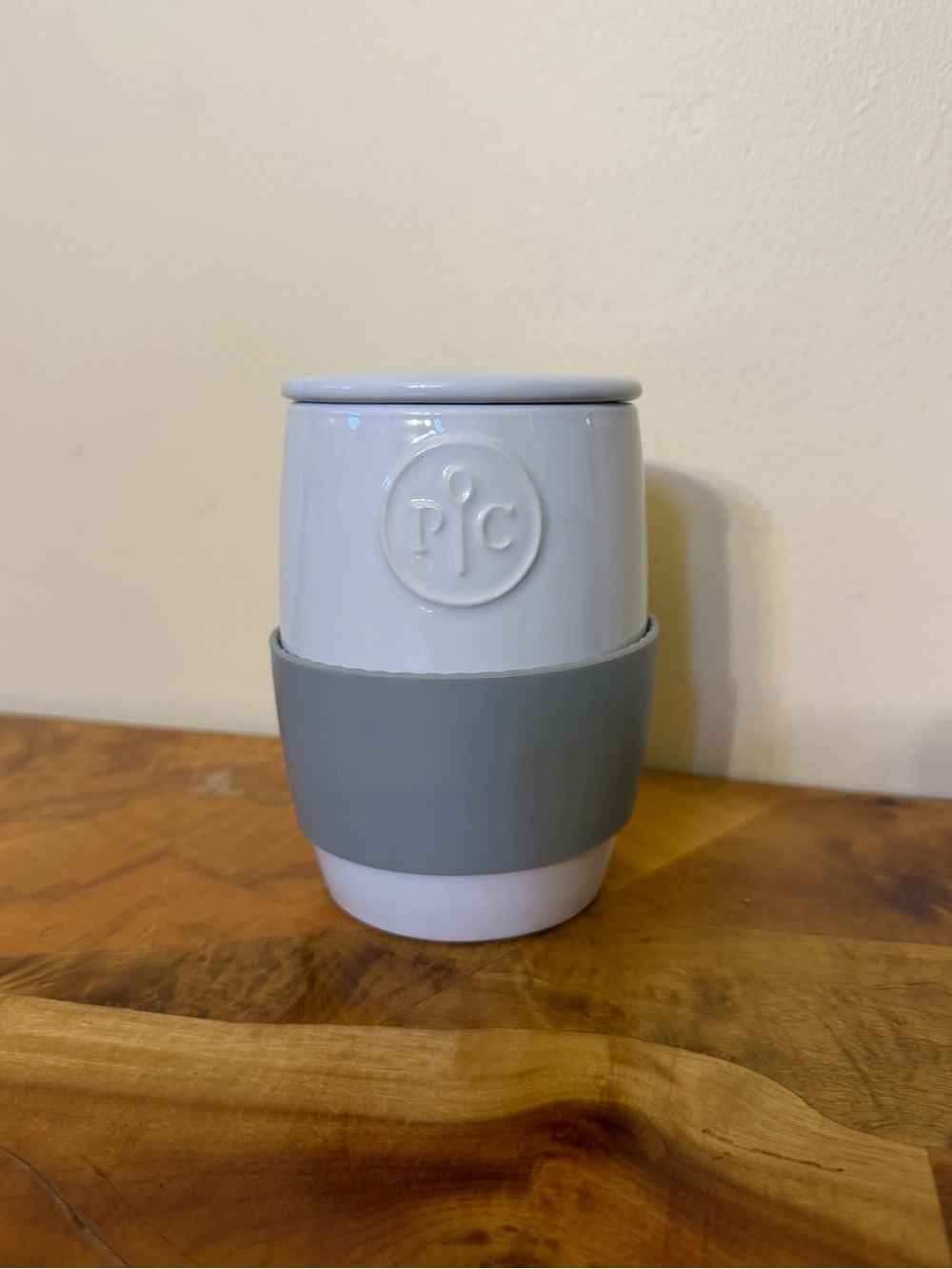 Pampered Chef Ceramic Egg Cooker #1529 White Gray Silicone Sleeve Lid Mug Cake